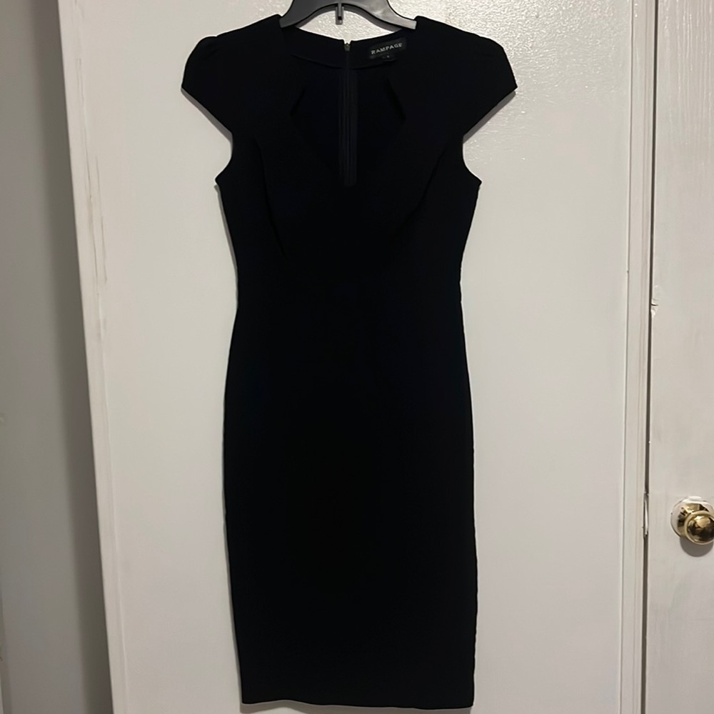 Capped Sleeve LBD❤️